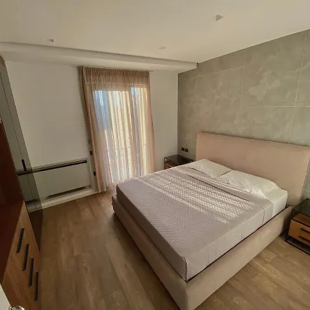 Lux 01 + Free Parking