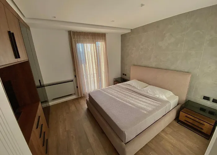 Lux 01 + Free Parking